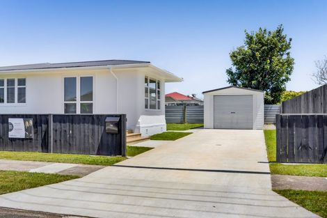 Photo of property in 1a Robbins Crescent, Hawera, 4610