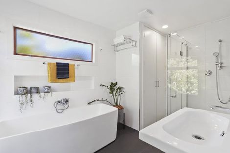 Photo of property in 71 Takahe Road, Titirangi, Auckland, 0604