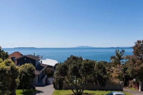 Photo of property in 2/14 Clifton Road, Waiake, Auckland, 0630