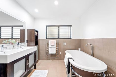 Photo of property in 6a Savoy Road, Glen Eden, Auckland, 0602