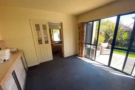 Photo of property in 74 Hounslow Street, Ilam, Christchurch, 8041