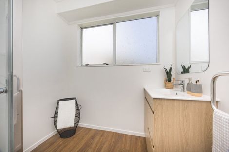 Photo of property in 18 Capri Place, Awapuni, Palmerston North, 4412