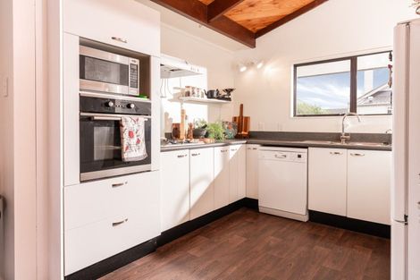 Photo of property in 14 Aparima Avenue, Miramar, Wellington, 6022