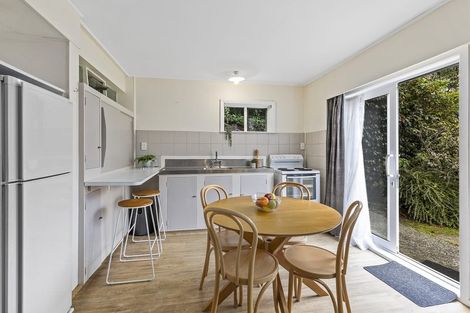Photo of property in 18 Tawa Terrace, Tawa, Wellington, 5028