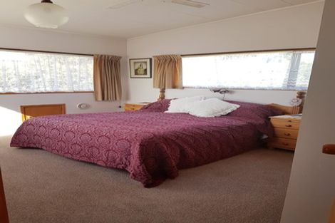 Photo of property in 7 Rautawa Place, Kawakawa Bay, Papakura, 2585