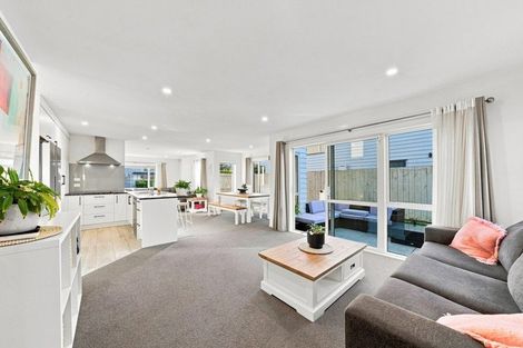 Photo of property in 5 Treestump Road, Takanini, 2112