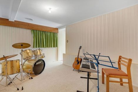 Photo of property in 35 Pembroke Street, Tawa, Wellington, 5028