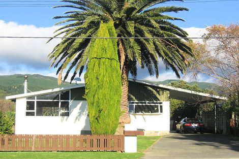 Photo of property in 18 Arawhata Road, Paraparaumu, 5032