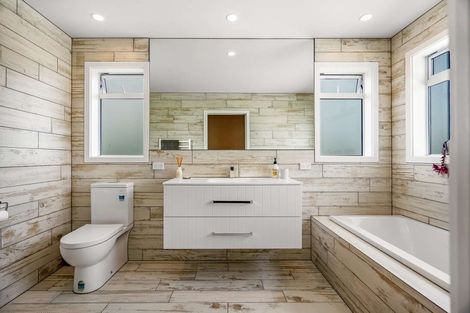 Photo of property in 1 Alfred Street, Westshore, Napier, 4110