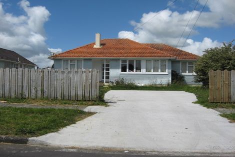 Photo of property in 14 Arimu Road, Papakura, 2110