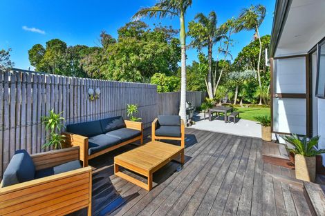 Photo of property in 44 Pinehurst Place, Wattle Downs, Auckland, 2103