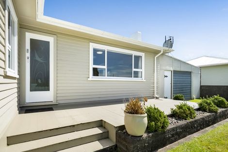 Photo of property in 382 South Road, Omata, New Plymouth, 4374