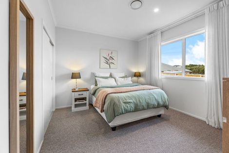 Photo of property in 32 Omahuru Road, Glenbrook, 2681