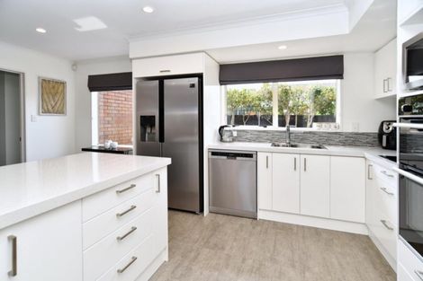 Photo of property in 4 Rue De La Mare, Parklands, Christchurch, 8083