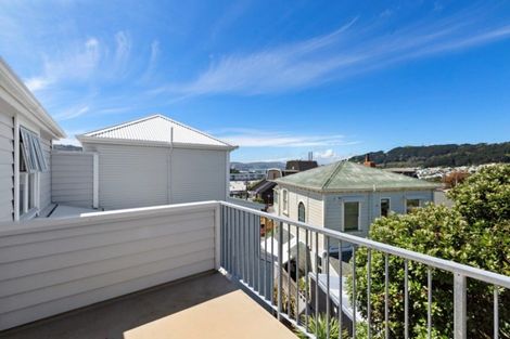 Photo of property in 8l Finlay Terrace, Mount Cook, Wellington, 6021