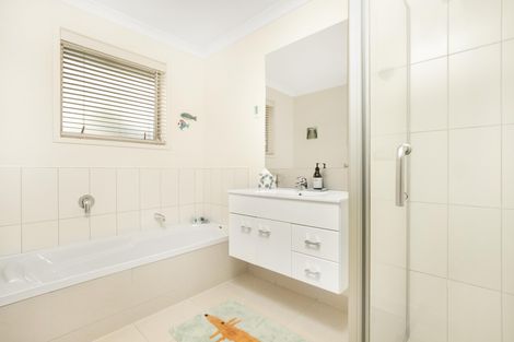 Photo of property in 14 Stranraer Crescent, Wattle Downs, Auckland, 2103