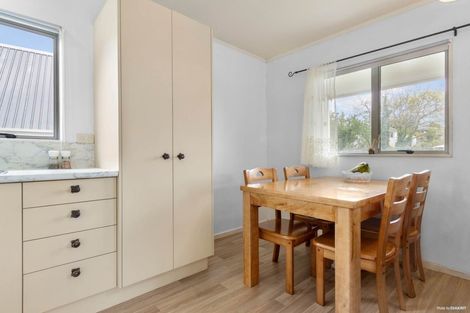 Photo of property in 121a Seabrook Avenue, New Lynn, Auckland, 0600