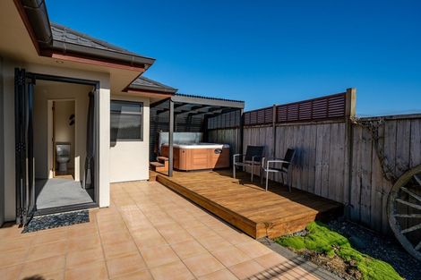 Photo of property in 16 Harris Place, Ngatea, 3503