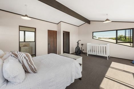 Photo of property in 216 Cambridge Road, Bethlehem, Tauranga, 3110