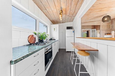 Photo of property in 11 Hector Place, Opunake, 4616