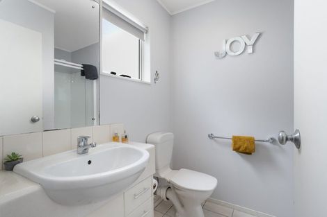 Photo of property in 4d/20 Ian Marwick Place, Birkenhead, Auckland, 0626