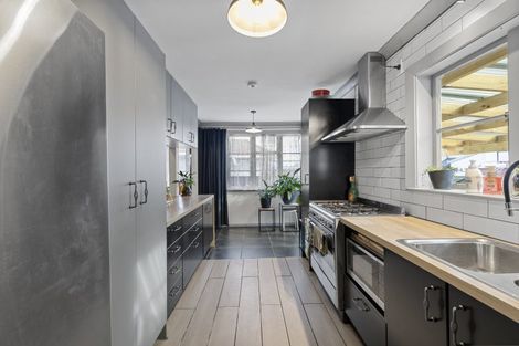 Photo of property in 28 Tyne Street, Roslyn, Palmerston North, 4414