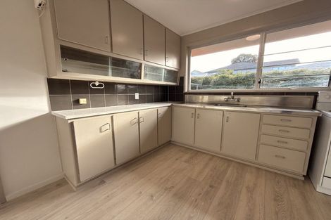 Photo of property in 2/8 Atherton Road, Epsom, Auckland, 1023