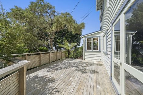 Photo of property in 73 Todman Street, Brooklyn, Wellington, 6021