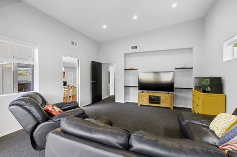 Photo of property in 12 Botany Lane, Whitby, Porirua, 5024