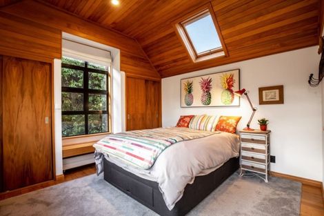 Photo of property in 18 Mckerrow Place, Sunshine Bay, Queenstown, 9300