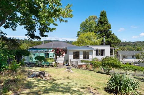 Photo of property in 12 Carter Road, Oratia, Auckland, 0604
