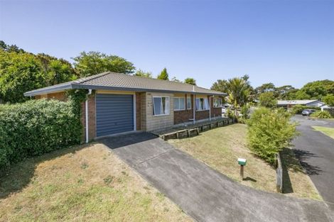 Photo of property in 5 Jacinta Grove, Swanson, Auckland, 0612