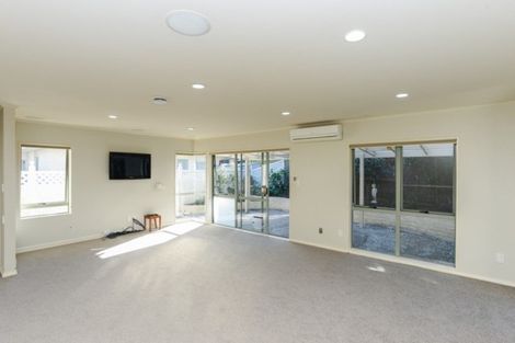 Photo of property in 1/217 Mcleod Street, Camberley, Hastings, 4120