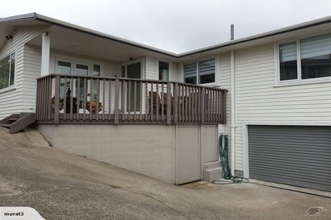 Photo of property in 16 Turville Crescent, Newlands, Wellington, 6037