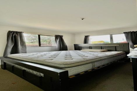 Photo of property in 2/62 Hillcrest Road, Papatoetoe, Auckland, 2025