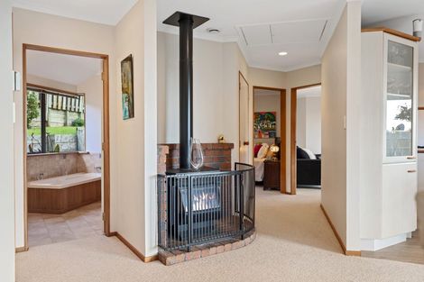 Photo of property in 12 Bayvista Close, Welcome Bay, Tauranga, 3112