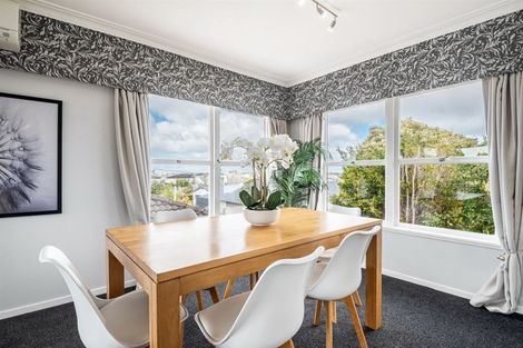Photo of property in 3/5 Gordon Avenue, Forrest Hill, Auckland, 0620