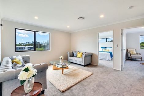 Photo of property in 1 Huahua Crescent, Papakura, 2110