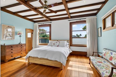 Photo of property in 76 Vigor Brown Street, Napier South, Napier, 4110