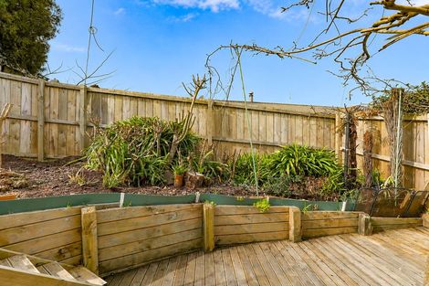 Photo of property in 94a Kawaha Point Road, Kawaha Point, Rotorua, 3010