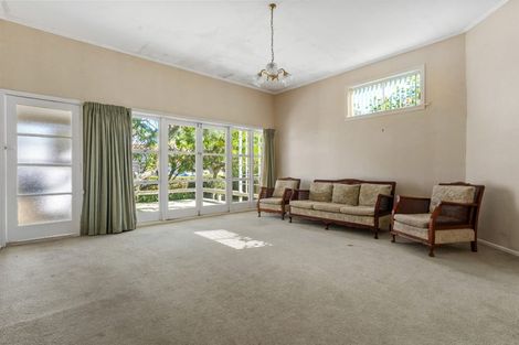 Photo of property in 3 Frieston Road, Milford, Auckland, 0620