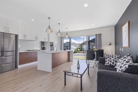 Photo of property in 8 Kaipuke Crescent, Gulf Harbour, Whangaparaoa, 0930