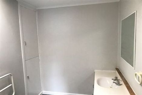 Photo of property in 1/148 Queen Street, Northcote Point, Auckland, 0627