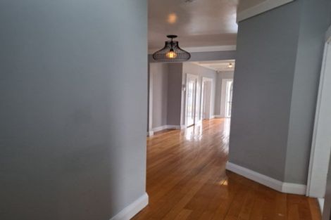 Photo of property in 1/12 Golf Road, New Lynn, Auckland, 0600