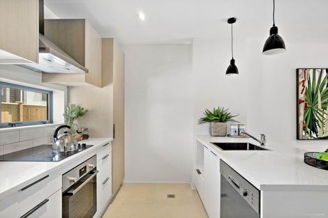 Photo of property in 1/2b Walsall Street, Avondale, Auckland, 1026