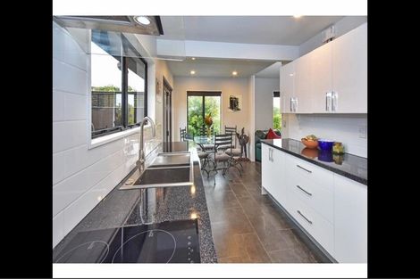Photo of property in 21 Orinda Close, Botany Downs, Auckland, 2010