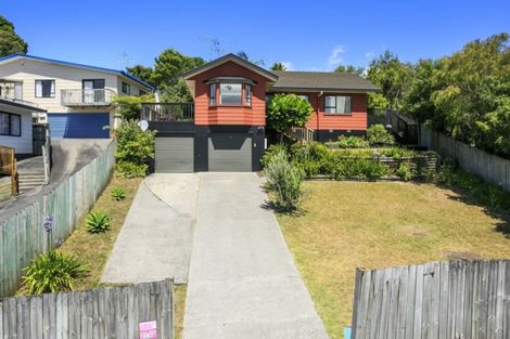 Photo of property in 12 Sevilla Place, Unsworth Heights, Auckland, 0632