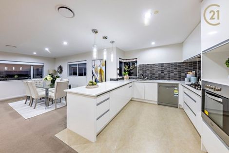 Photo of property in 134 Keri Vista Rise, Papakura, 2110