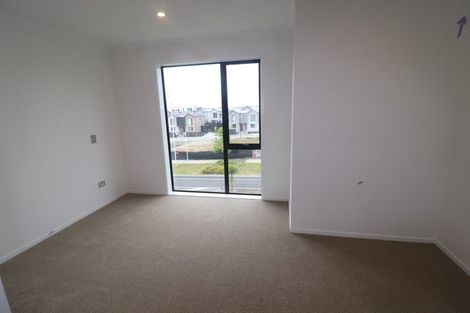 Photo of property in 34 Hobsonville Point Road, Hobsonville, Auckland, 0616