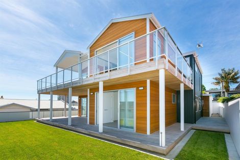 Photo of property in 16 Hine Street, New Plymouth, 4310